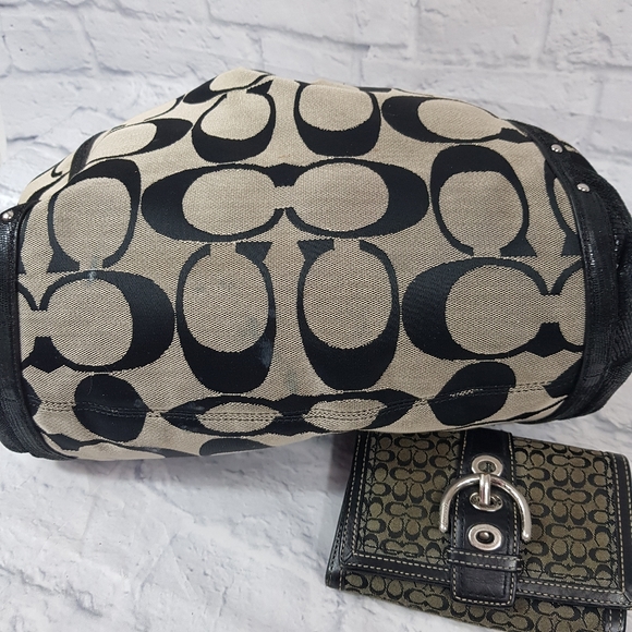 COACH Alexandra Signature Canvas Purse & Wallet - Picture 7 of 14